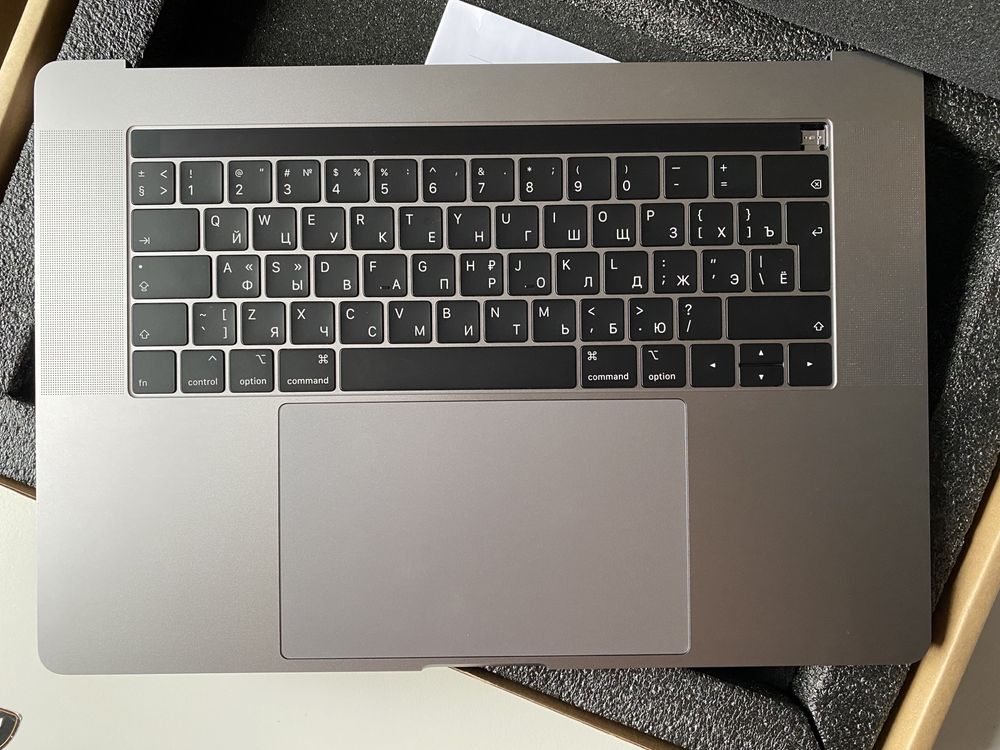 Top Case Apple Macbook Pro 15 2019 Space Grey p/n 661-13163 новий