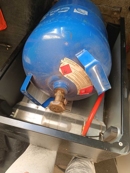 Piecyk gazowy sprawny wraz z butlą