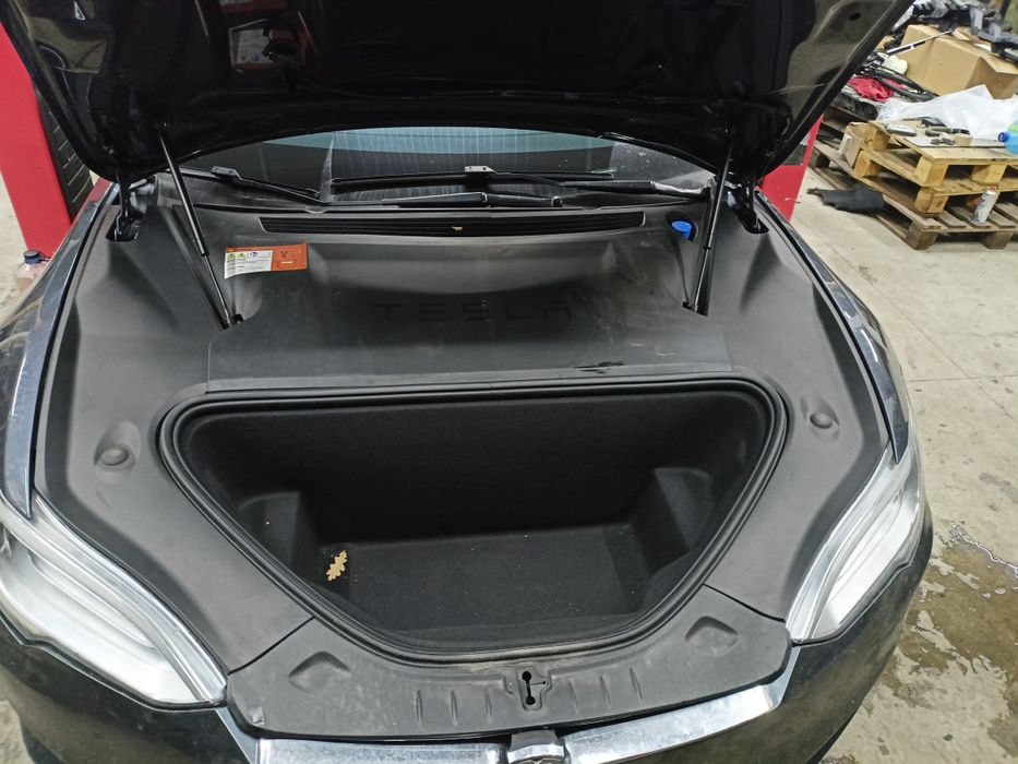 підкапотний пластик, обшивка багажнику tesla model s х подкапотка