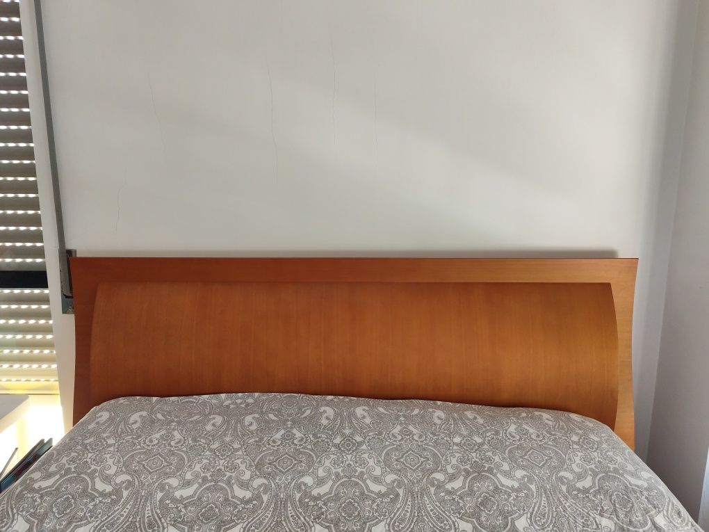 Cama de casal com colchão