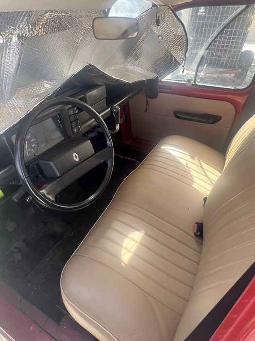 Clasico Renault 4L de 1974