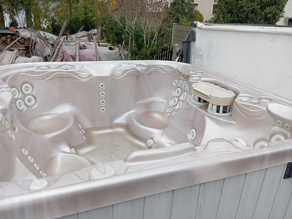 Jacuzzi ogrodowe całoroczne