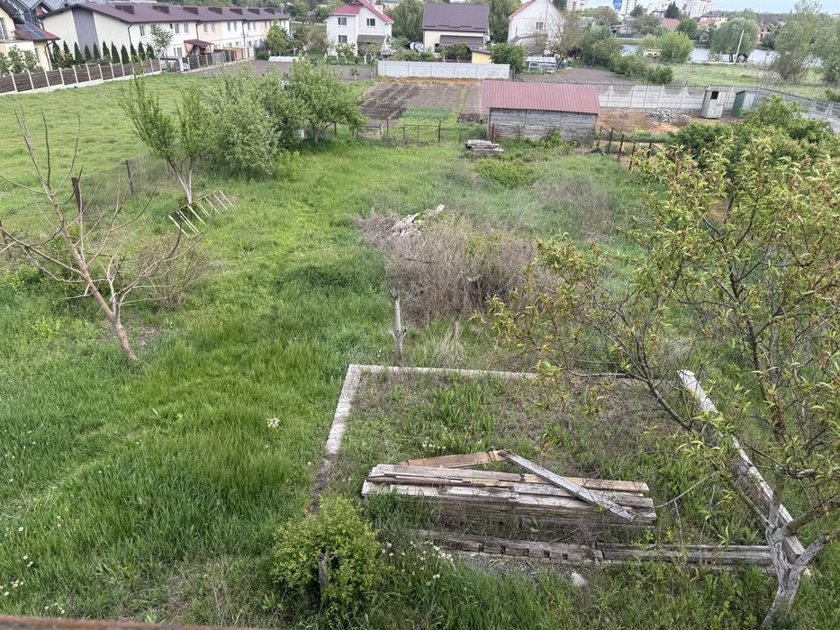 Продам окремий будинок на 20 сотках,в Гостомелі,будинку 7 років.