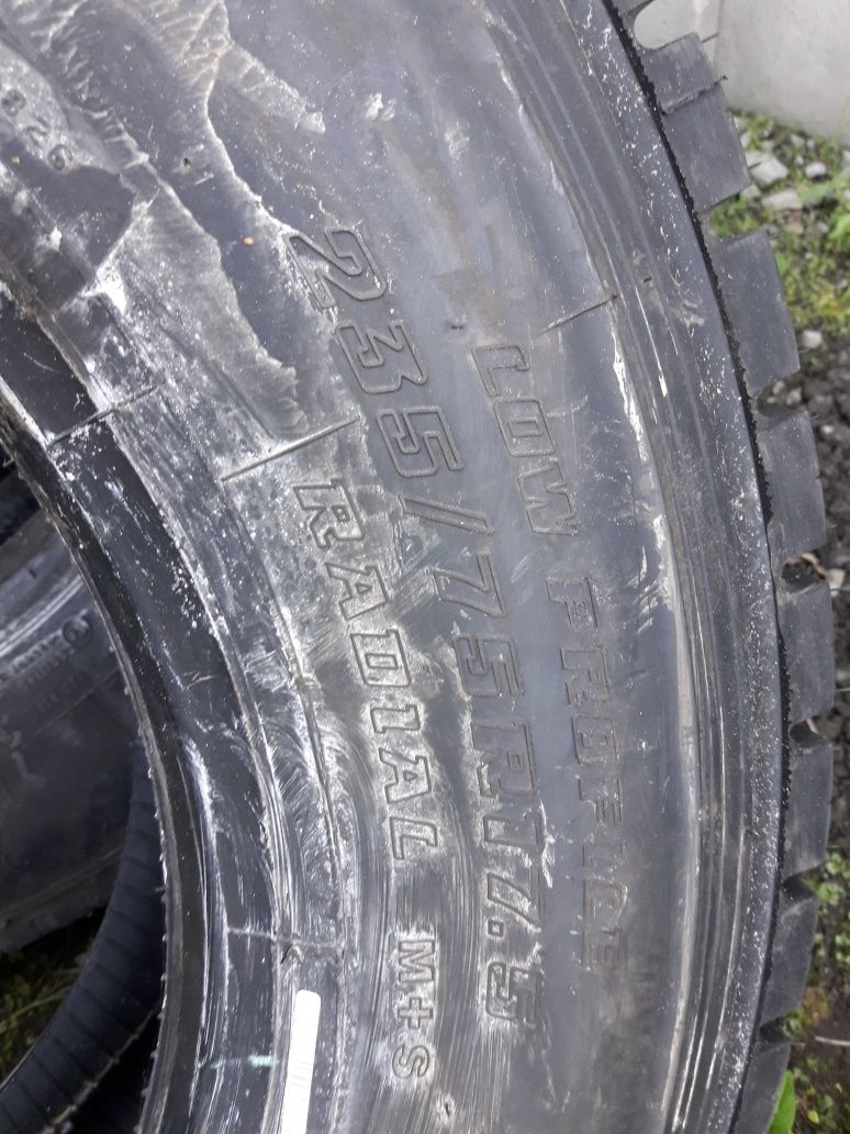 235/75R17.5 Bridgestone M729