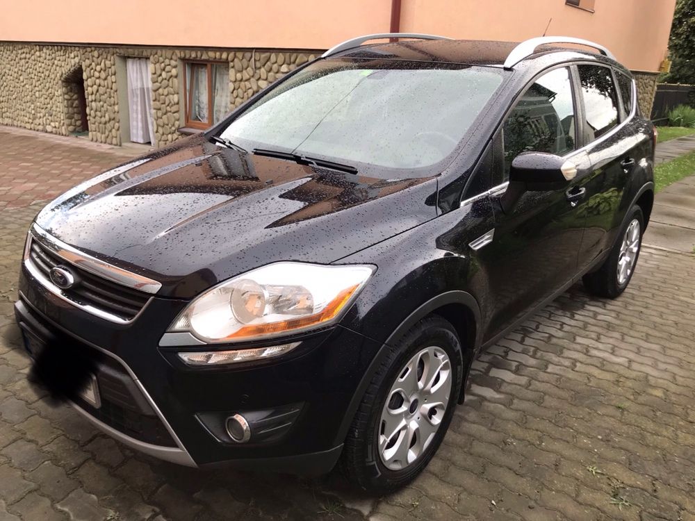 Ford Kuga 2012 року