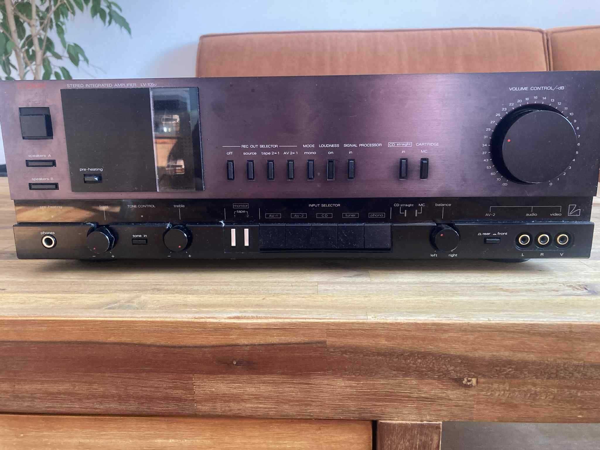 Legendarny wzmacniacz Luxman LV105 u HYBRYDA