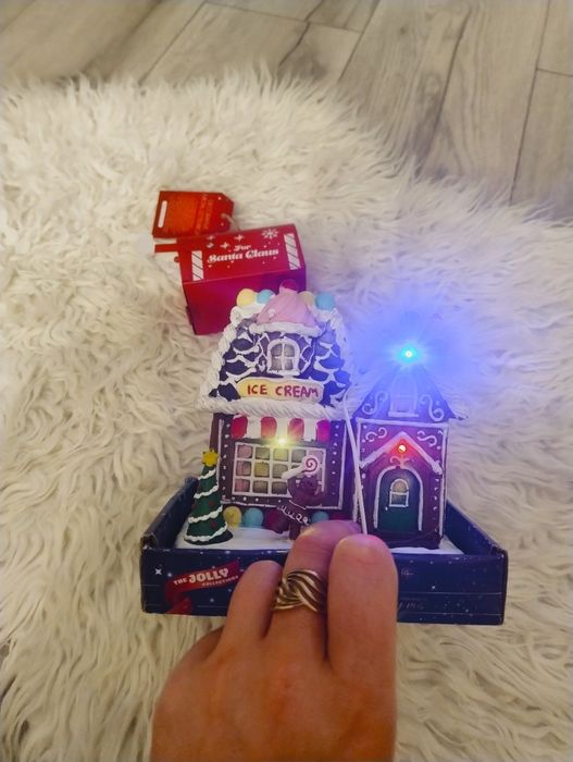 Domek do miasteczka świątecznego lampki LED Boże Narodzenie