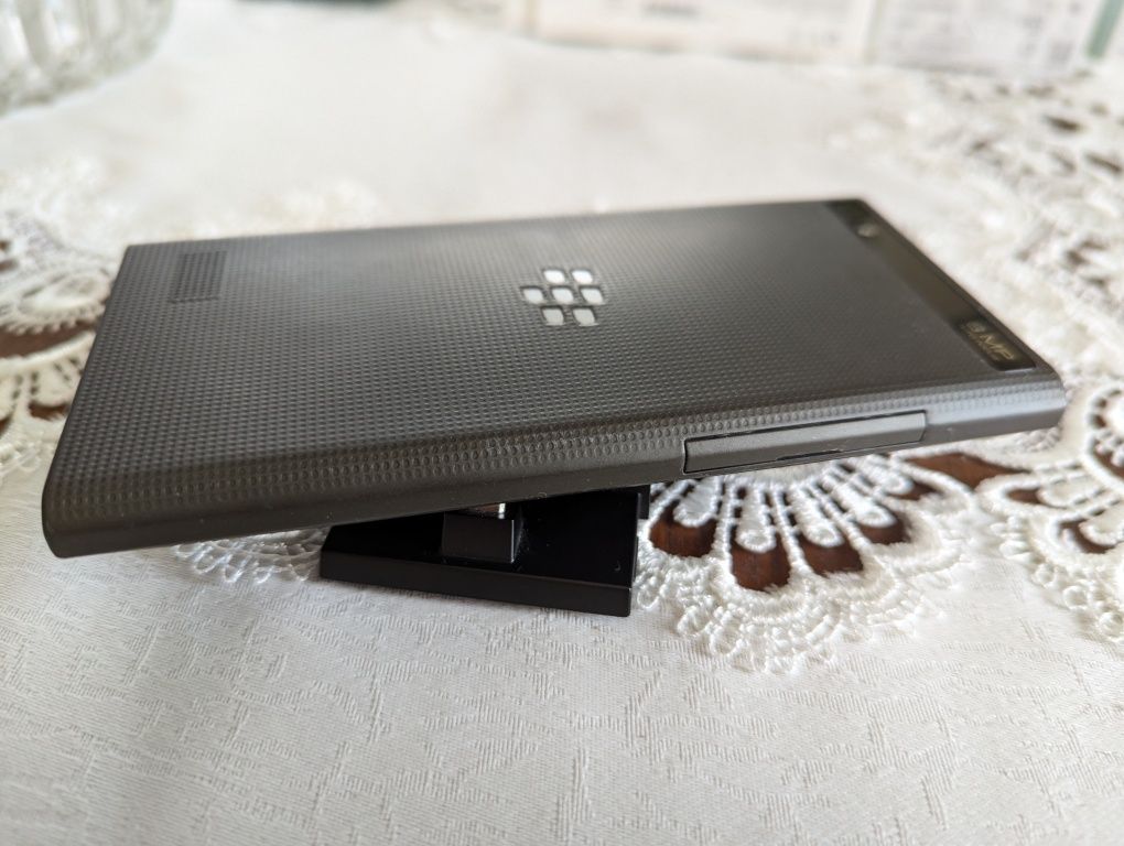 BlackBarry Leap 10 + Док Станція/ читаєм опис