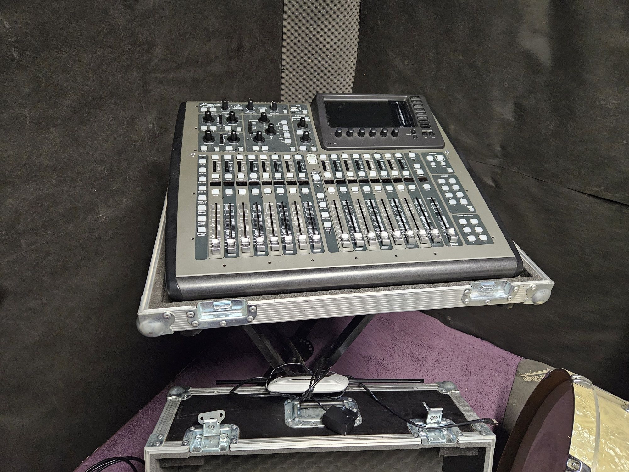 Behringer x32 compact, stan idealny