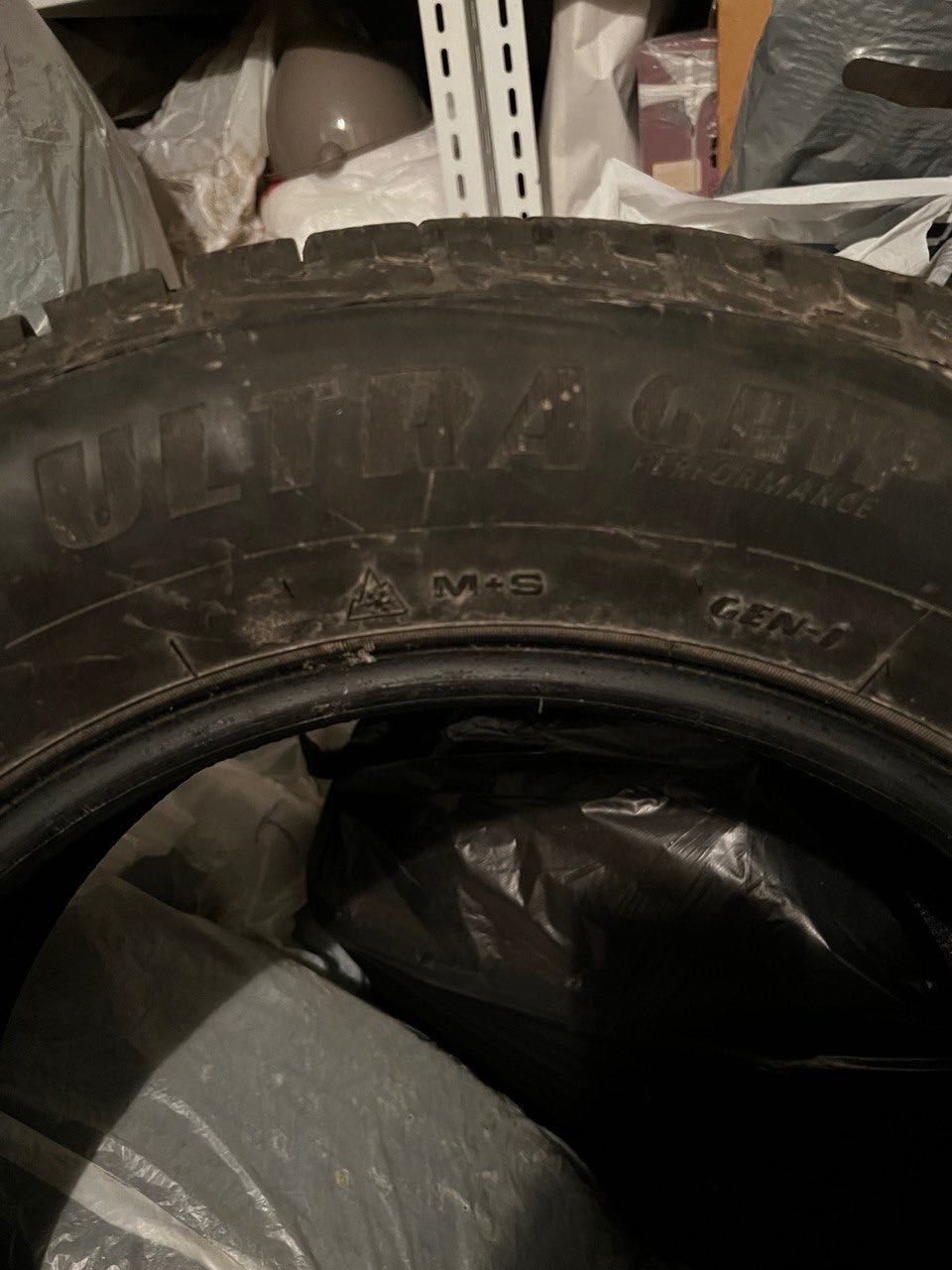 225 65 R17 Good Year Ultra Grip Performance SUV зимові