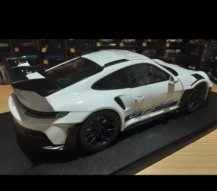 Miniaturas de carros 1.18