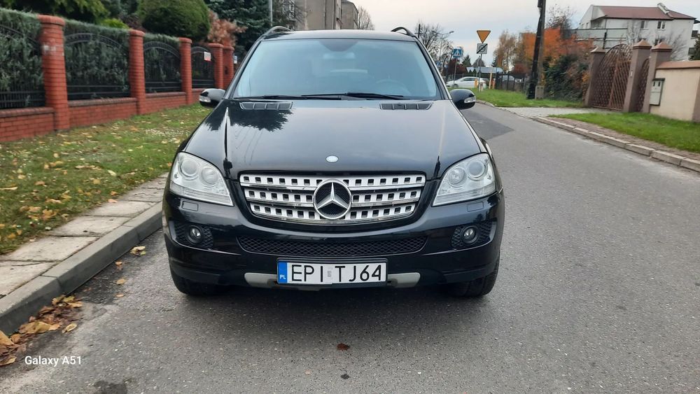 Mercedes-Benz ML bardzo zadbany bez rdzy po dużym serwisie mały przebieg