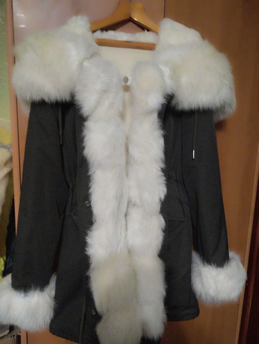Продам женскую зимнюю шубу-парку