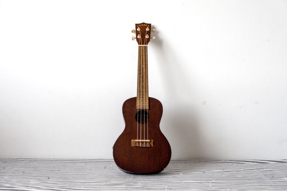 Makala MK-CE ukulele elektryczno-akustyczne
