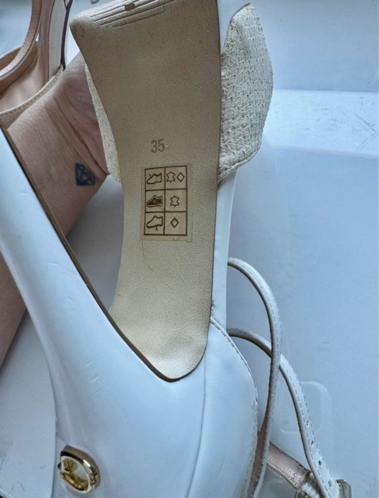 Sandalias Guess como novas