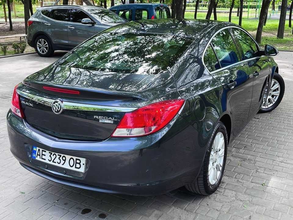 Продается отличный автомобиль представительского класса.