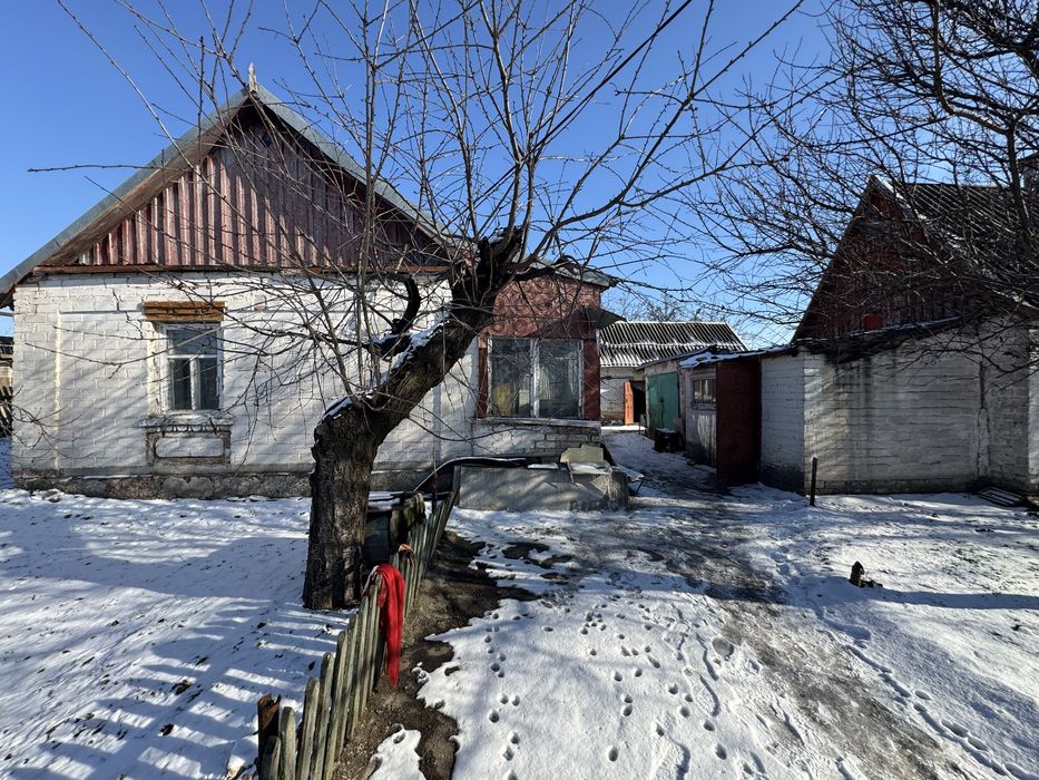 Продається будинок в селі Лозуватка .