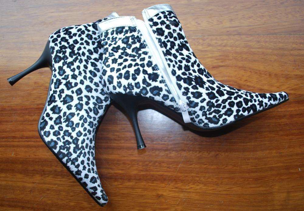 Botas Tigreza novas marca Chiara n.º 37 (Novas)