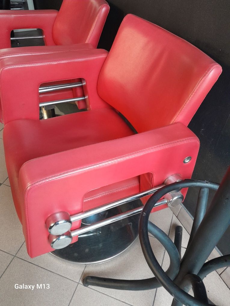 Fotele fryzjerske 2 szt +2 gratis