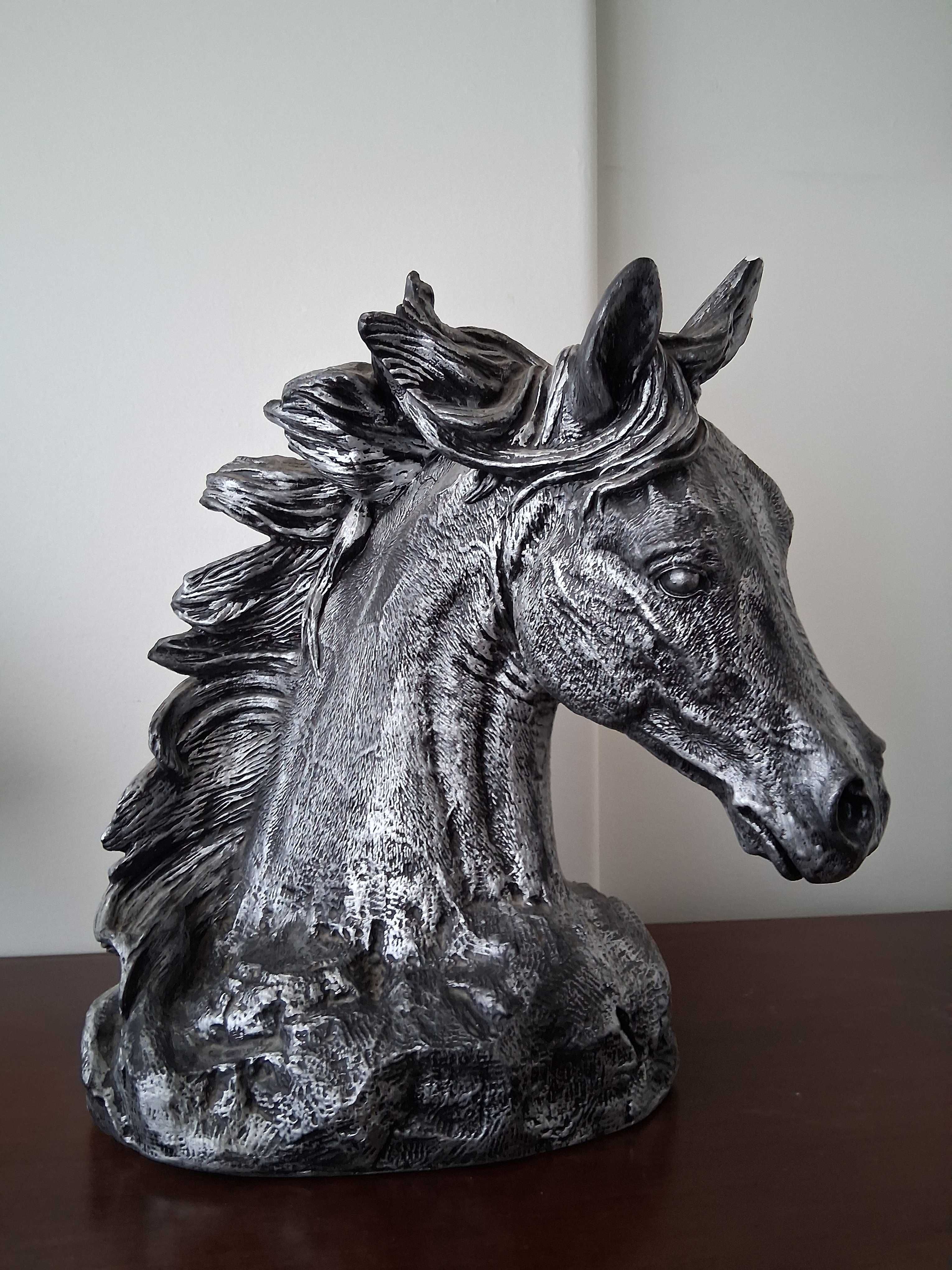 Cabeça de cavalo em gesso