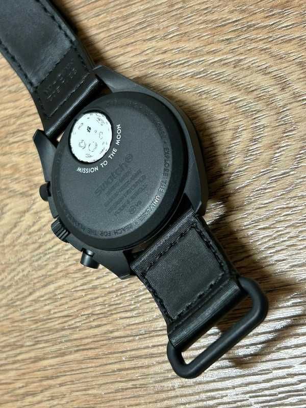 Swatch x Omega Bioceramic Moonswatch Mission To Moonphase Snoopy