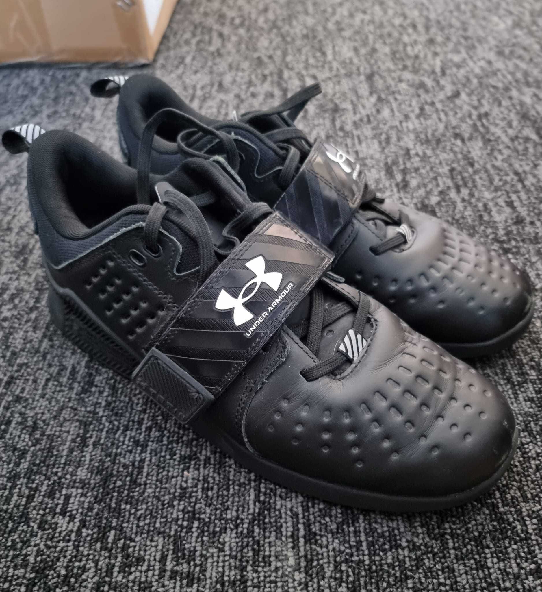 Buty treningowe - Under Armour - 42,5 EUR ( REIGN LIFTER UNISEX)
