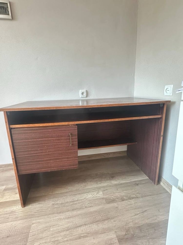 Стіл письмовий з ДСП