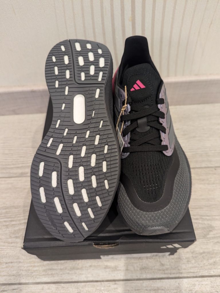 Кросівки Adidas Pureboost 5W розмір 38 2/3