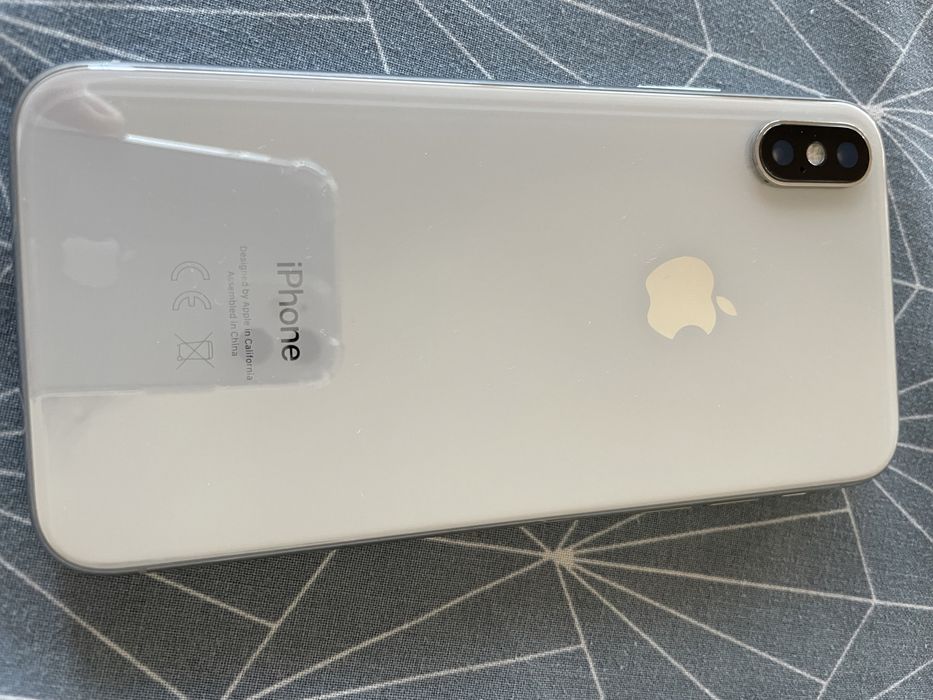 iPhone X bem estimado