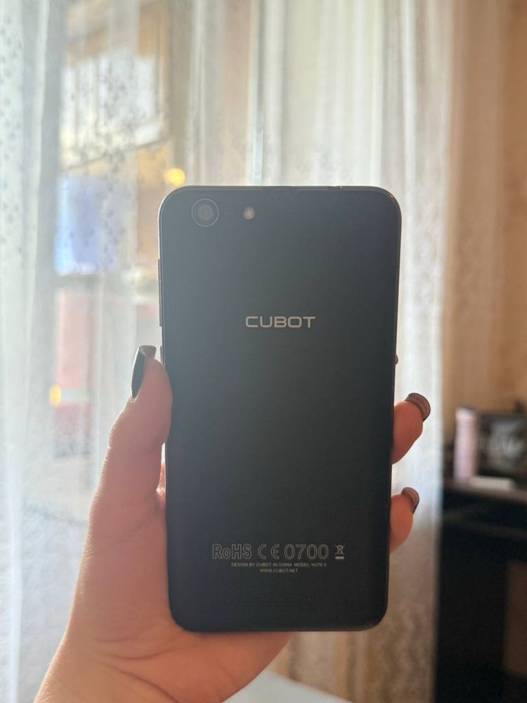 Продам телевон Cubot