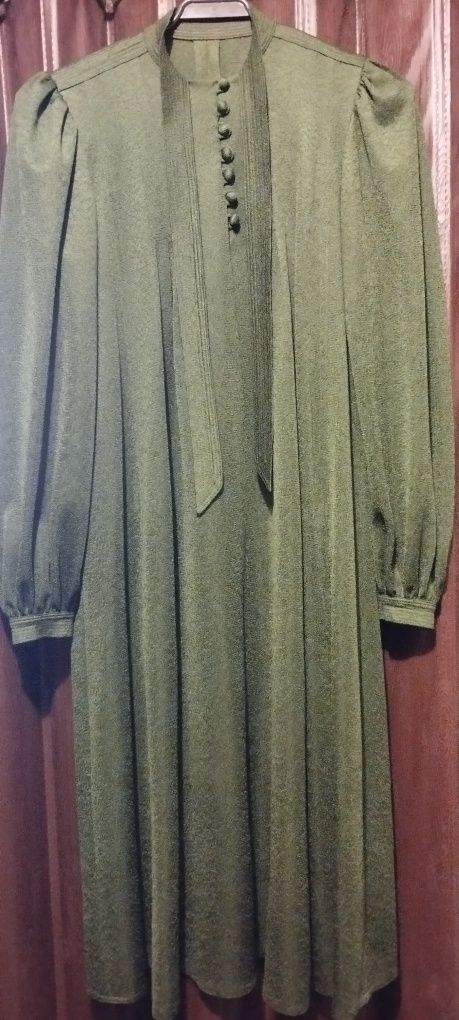 Sukienka elegancka z USA duża w zieleni