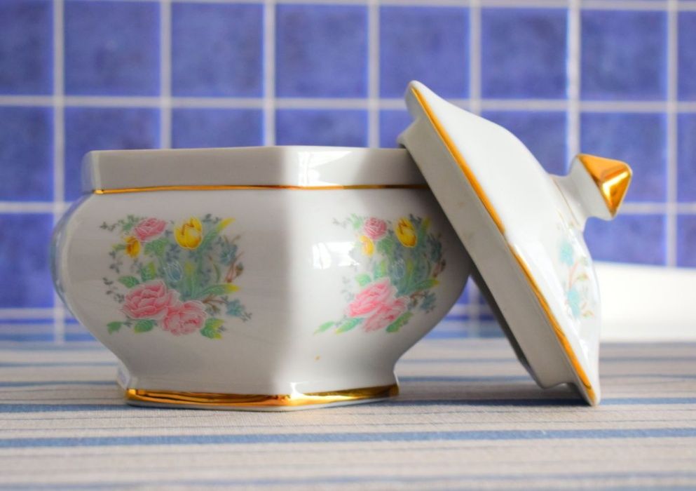 Caixa de Porcelana de Ílhavo