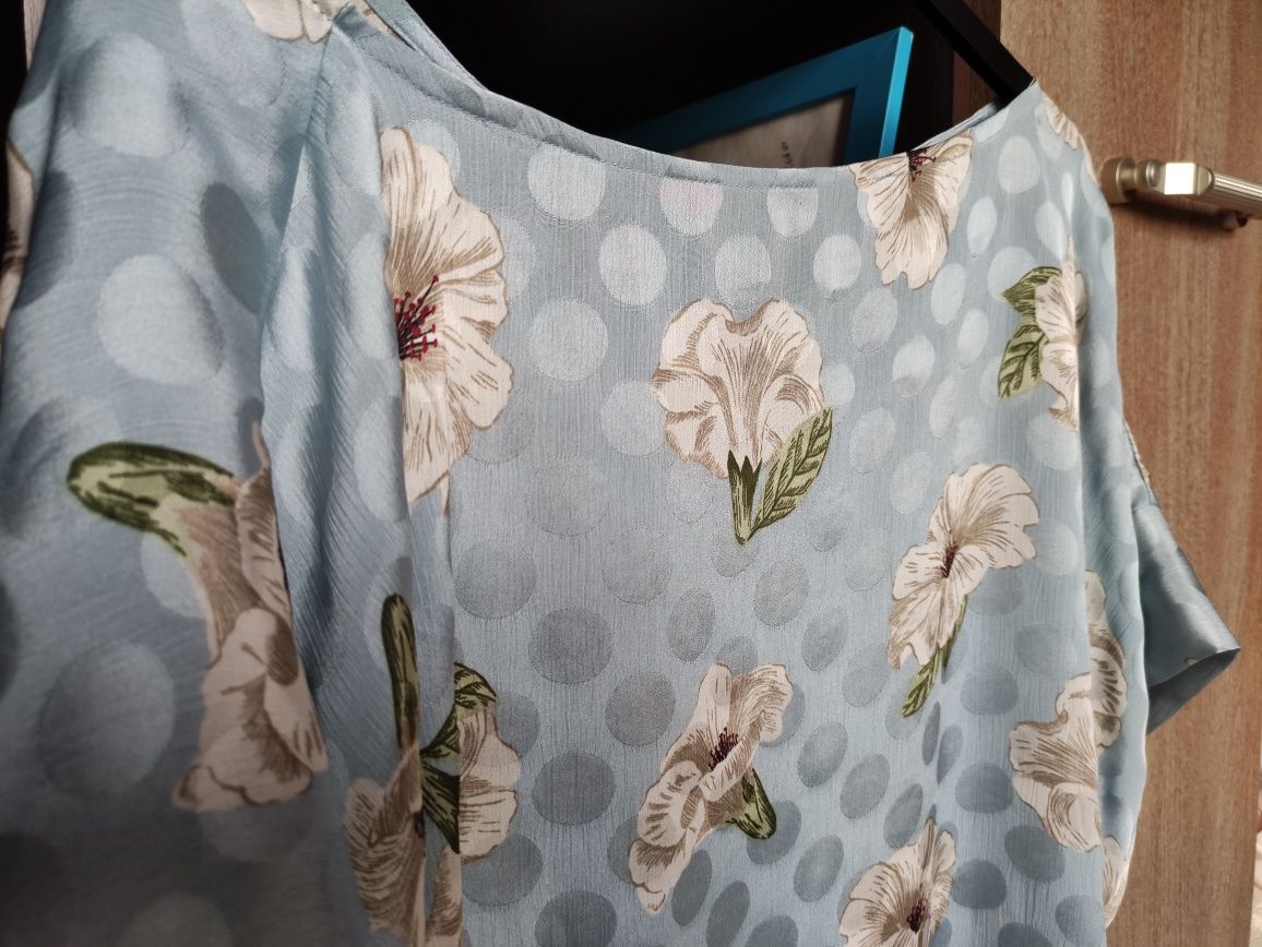 Cienka przewiewna bluzka koszulka letnia błękitna w kwiaty Zara Basic