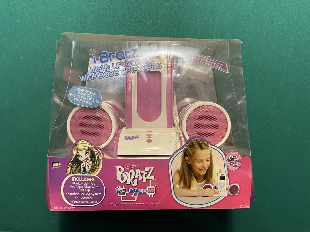 Etui z glosnikami na iPod, marki Bratz