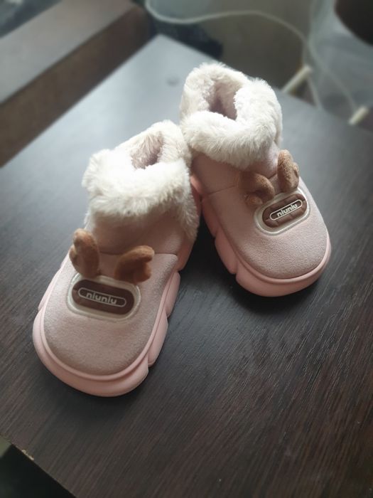 Теплі дитячі черевички для дівчинки