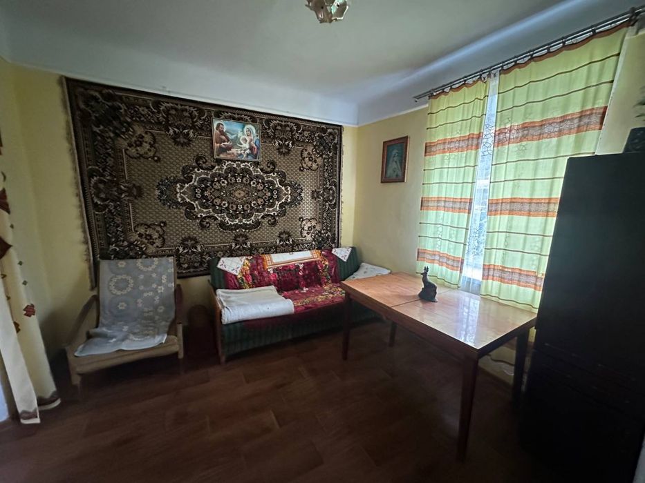 Поодається 1/2 будинку