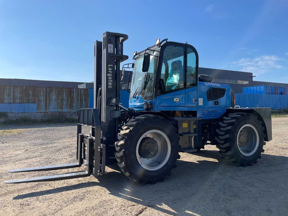 Widlak terenowy 5T 4x4 CE