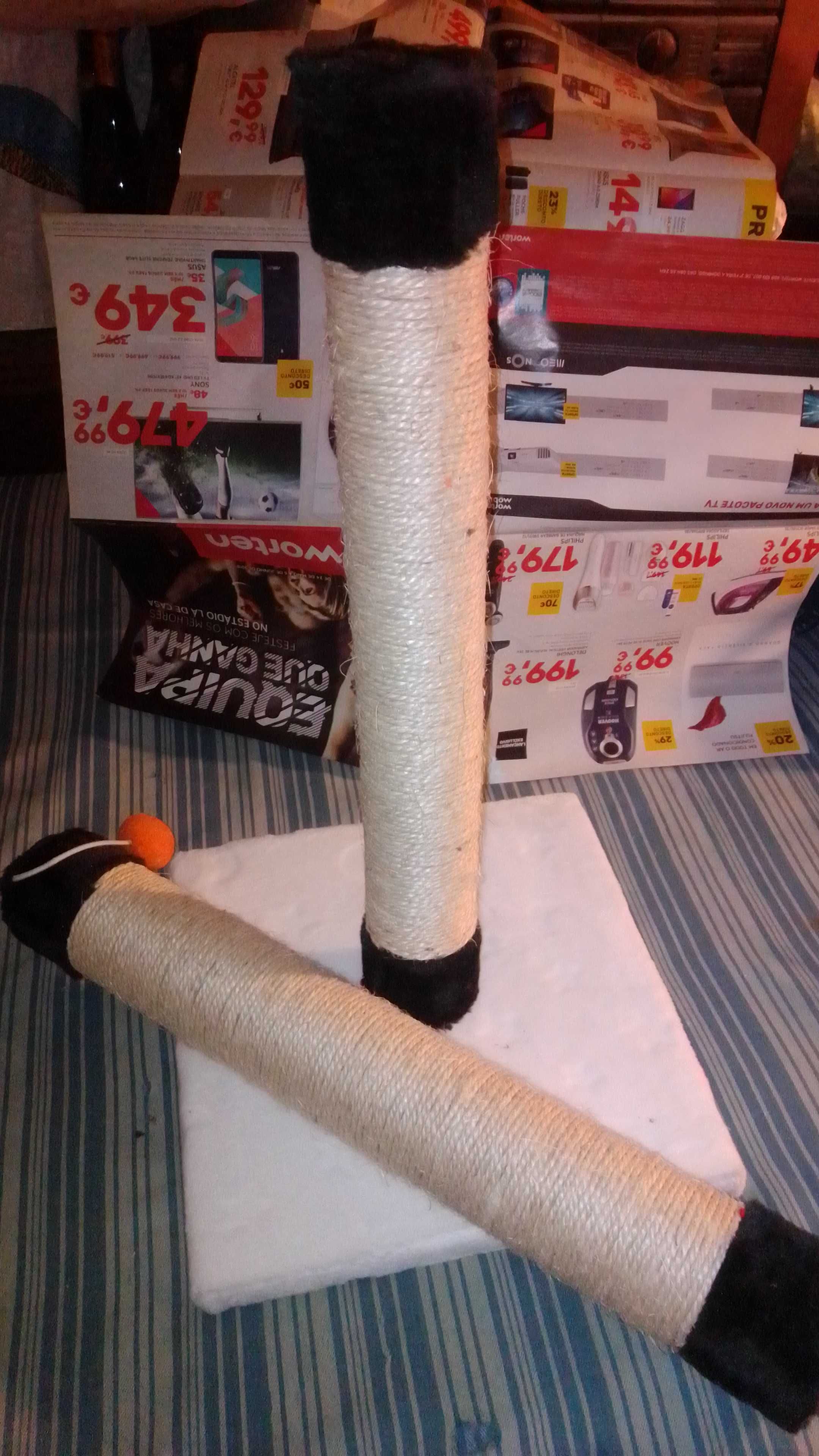Arranhador para GATOS com bolinha