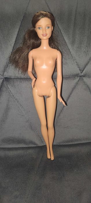 Lalka barbie ciemnowłosa