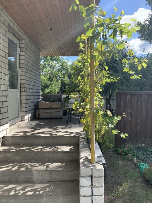 продається житловий будинок біля річки