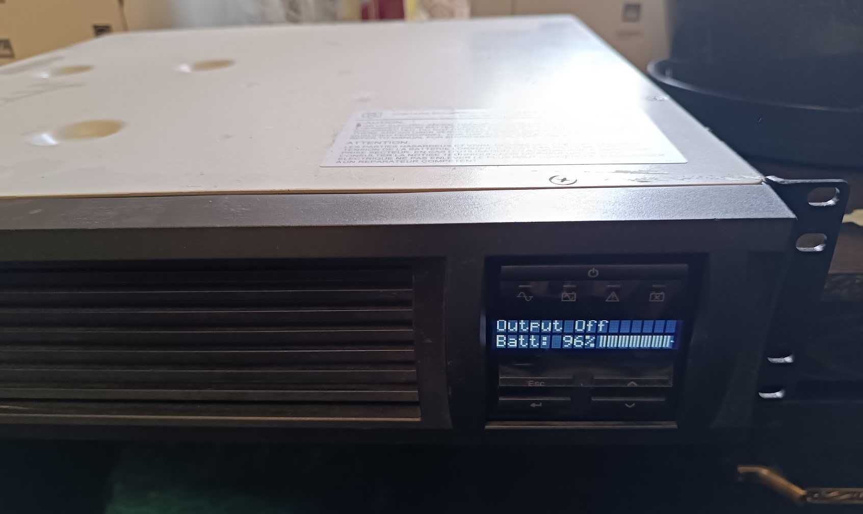 APC Smart-UPS 1500VA (SMT1500RMI2U)