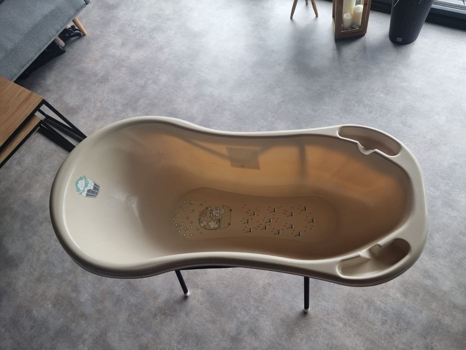 Wanienka ze stelażem