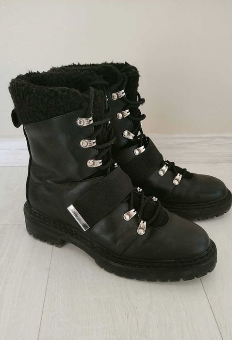 Жіночі зимові черевики