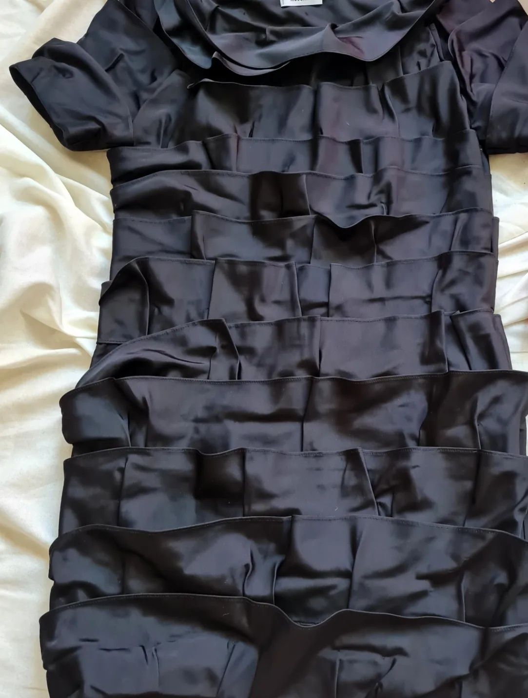 Czarna sukienka Moschino jedwab S