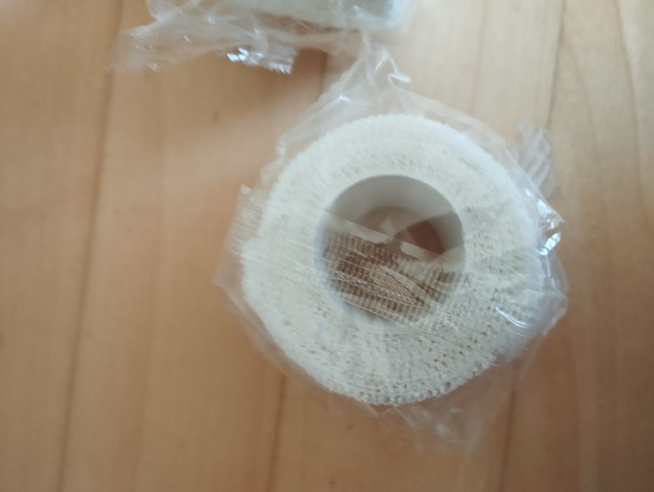 Taśmy piłkarskie na getry białe 3 sztuki o szerokości 4 cm