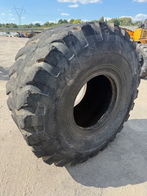 opona do ładowarki kołowej 26.5r25 liebherr volvo doosan