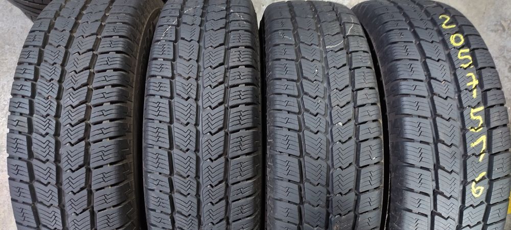 Pneus 205/75/16 semi novos