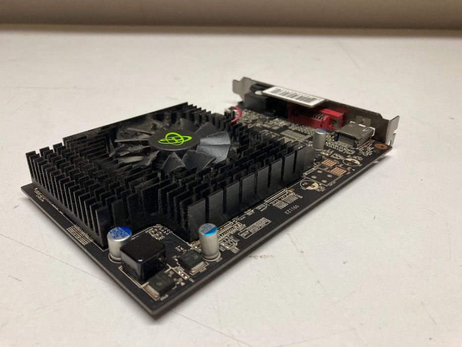 XFX ATI Radeon HD 5570 (HD-557X-ZNF2) 1 GB DDR3 SDRAM PCI Express x16