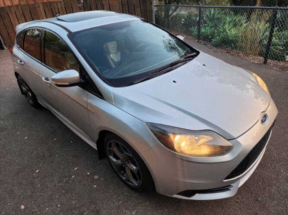 Ford Focus ST      2014