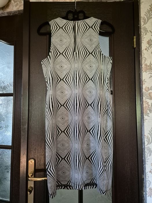 Sukienka srebrna jak mała czarna L